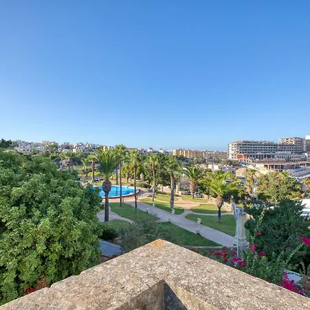 Villa Luxury Sea Views Heart Of St Julians San Ġiljan