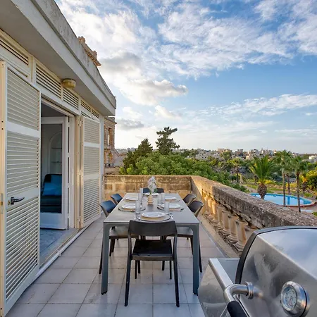 Luxury Sea Views Heart Of St Julians * San Ġiljan