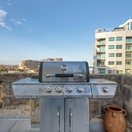 Villa Luxury Sea Views Heart Of St Julians *