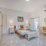 Villa Luxury Sea Views Heart Of St Julians *