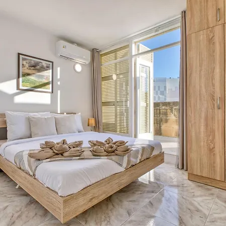 Вилла Luxury Sea Views Heart Of St Julians Сент Джулианс