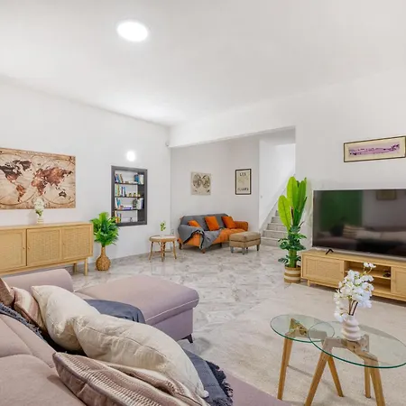 Luxury Sea Views Heart Of St Julians Вилла