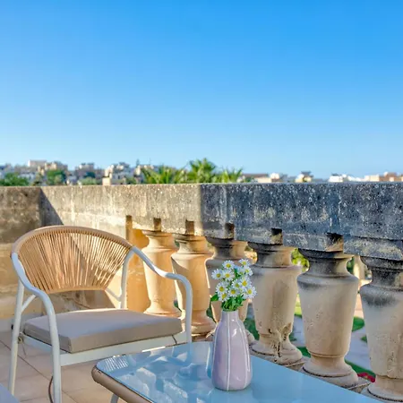 Luxury Sea Views Heart Of St Julians * San Ġiljan