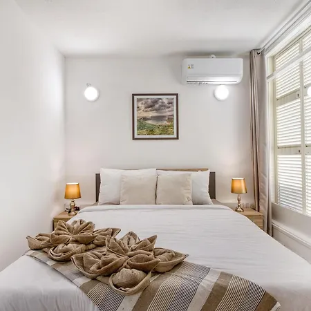 Villa Luxury Sea Views Heart Of St Julians *