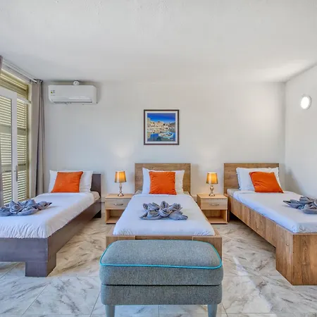 Вилла Luxury Sea Views Heart Of St Julians Сент Джулианс