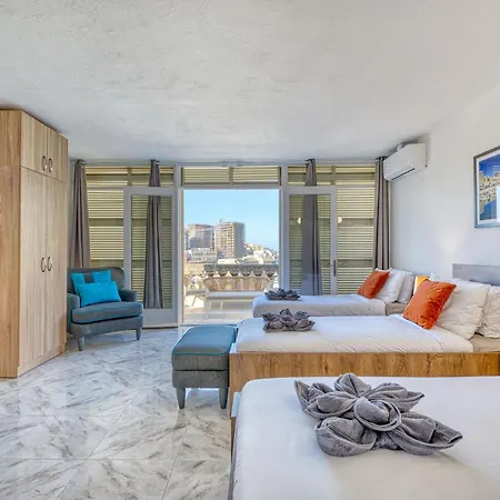 Вилла Luxury Sea Views Heart Of St Julians Сент Джулианс