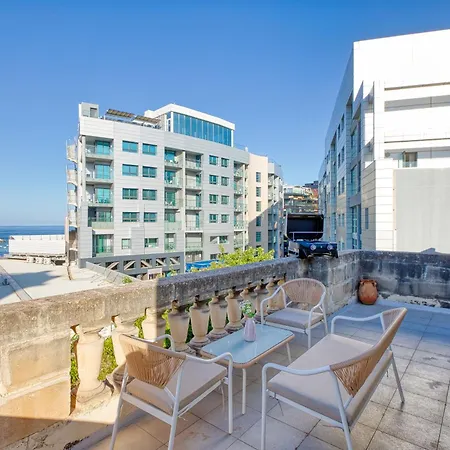 Luxury Sea Views Heart Of St Julians * Сент Джулианс