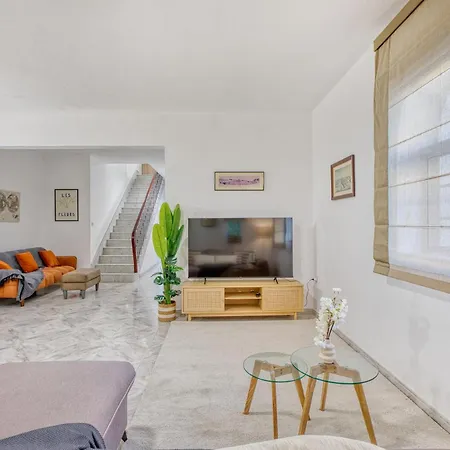 Villa Luxury Sea Views Heart Of St Julians *