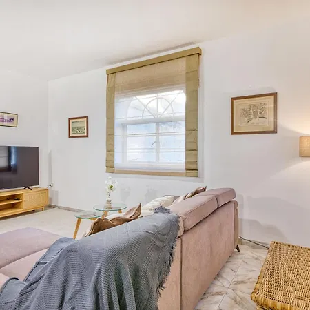 Villa Luxury Sea Views Heart Of St Julians San Ġiljan