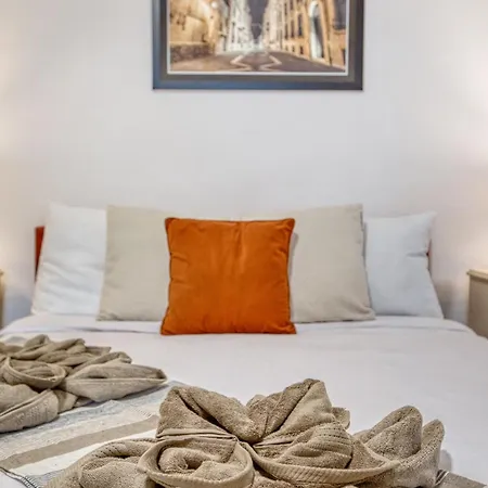 Luxury Sea Views Heart Of St Julians Сент Джулианс