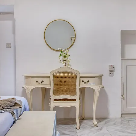 Villa Luxury Sea Views Heart Of St Julians *
