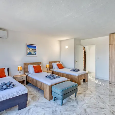 Luxury Sea Views Heart Of St Julians * Сент Джулианс