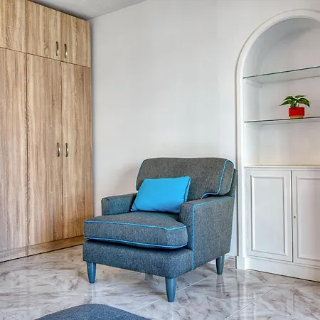 Luxury Sea Views Heart Of St Julians Сент Джулианс