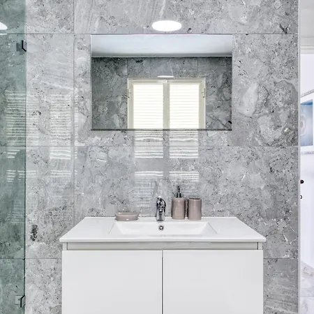 Luxury Sea Views Heart Of St Julians * Сент Джулианс