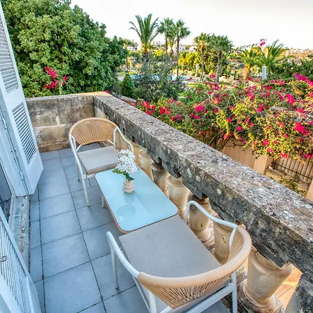 Villa Luxury Sea Views Heart Of St Julians San Ġiljan