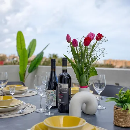 Luxury Sea Views Heart Of St Julians * San Giuliano
