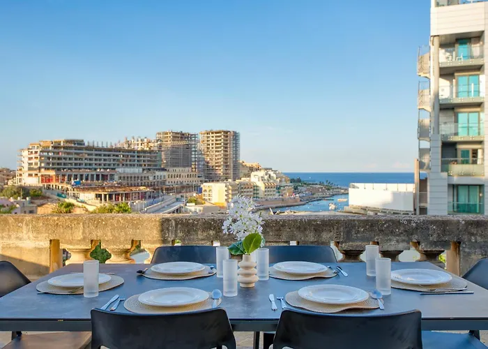 Villa Luxury Sea Views Heart Of St Julians *