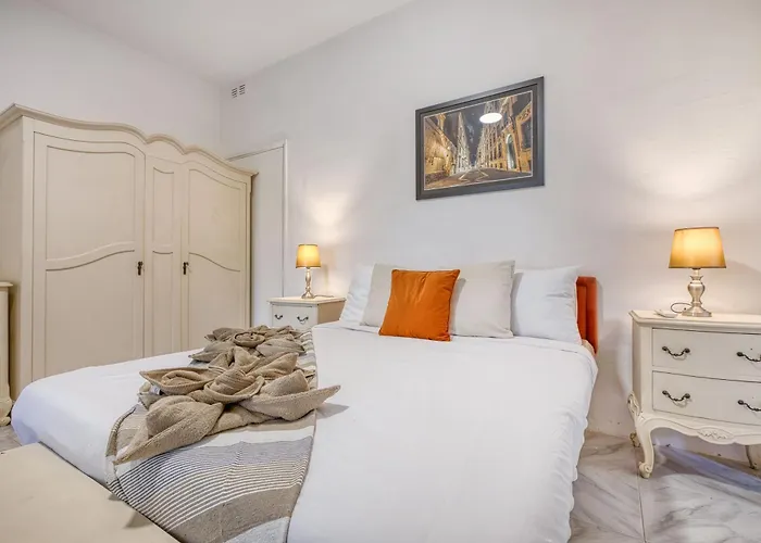 Villa Luxury Sea Views Heart Of St Julians *