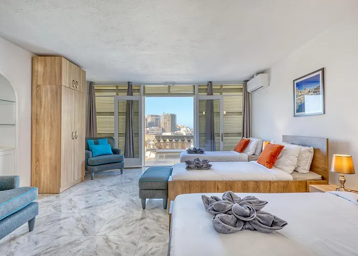 Villa Luxury Sea Views Heart Of St Julians San Julián