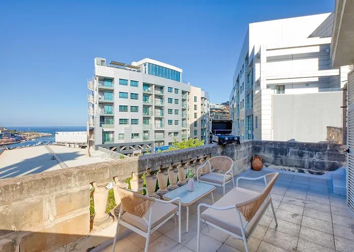 Luxury Sea Views Heart Of St Julians * San Giuliano