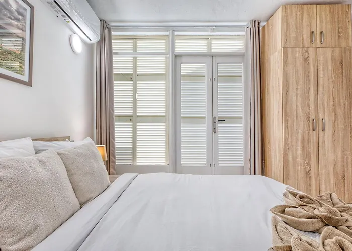 Luxury Sea Views Heart Of St Julians Villa *