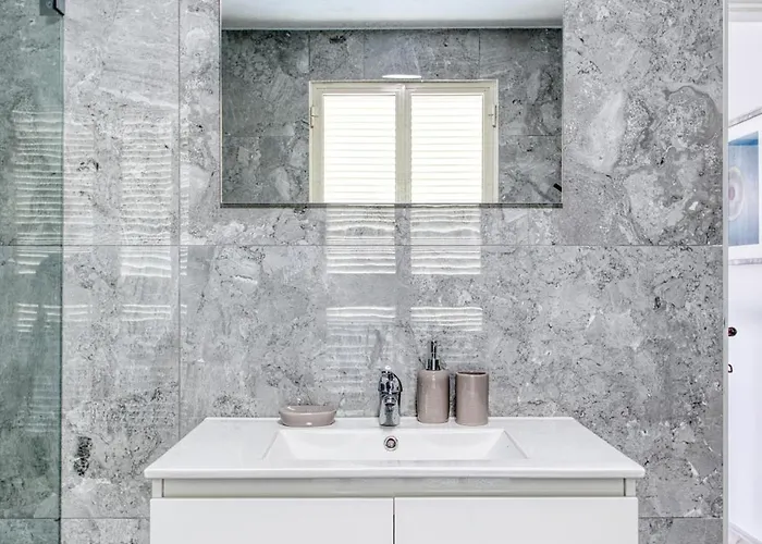 Luxury Sea Views Heart Of St Julians * San Giuliano