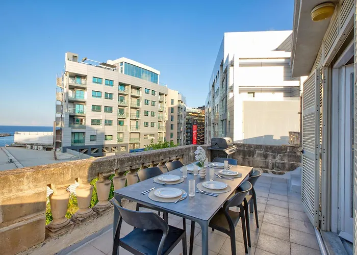 Luxury Sea Views Heart Of St Julians *
