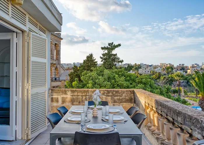 Luxury Sea Views Heart Of St Julians