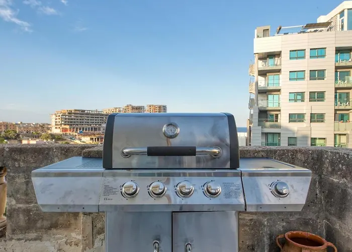 Villa Luxury Sea Views Heart Of St Julians *