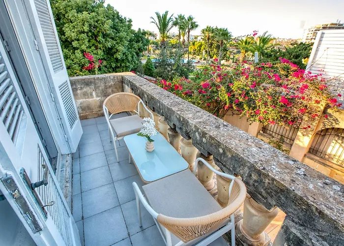 Villa Luxury Sea Views Heart Of St Julians San Giuliano