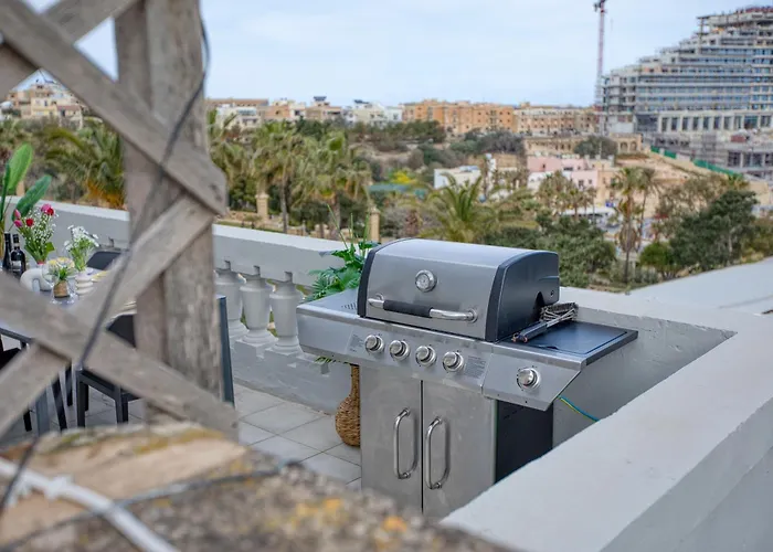 Villa Luxury Sea Views Heart Of St Julians San Julián