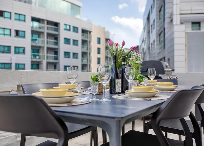 Luxury Sea Views Heart Of St Julians *