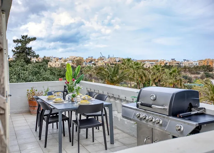 Luxury Sea Views Heart Of St Julians *