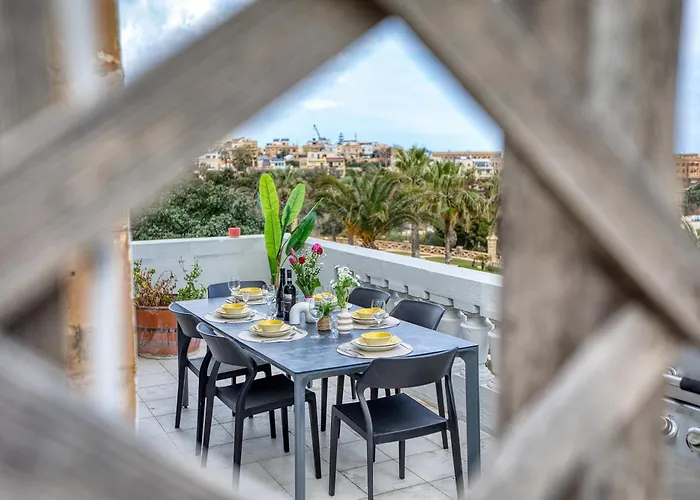 Luxury Sea Views Heart Of St Julians * San Julián